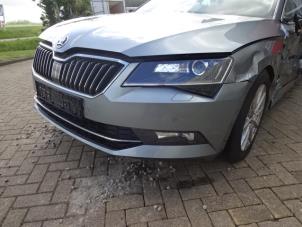Skoda Superb Combi 1.6 TDI Épave (2016, Gris)