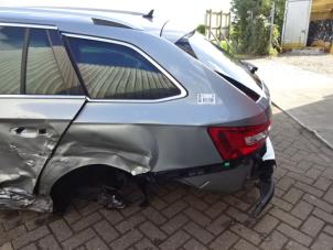 Skoda Superb Combi 1.6 TDI Épave (2016, Gris)