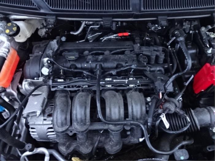 Ford Ka+ 1.2 Samochód złomowany (2018, Metalik, Srebrnoszary, Srebrny)