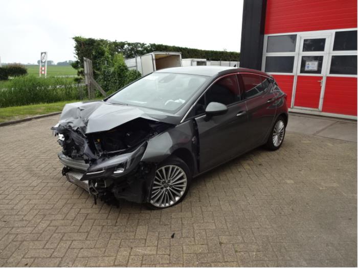 Opel Astra K 1.4 Turbo 16V Skrotfordon (2019, GRIJS)