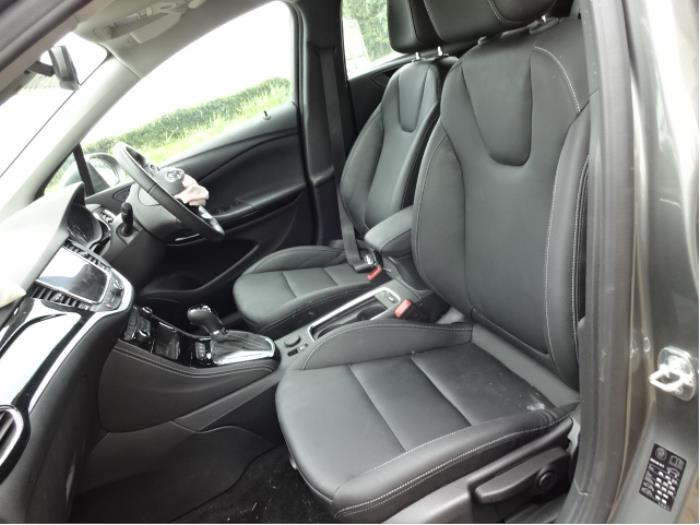 Opel Astra K 1.4 Turbo 16V Skrotfordon (2019, GRIJS)