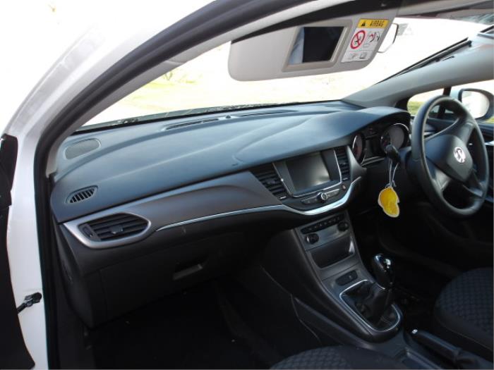 Opel Astra Mk.7 1.4 16V Samochód złomowany (2016, Bialy)