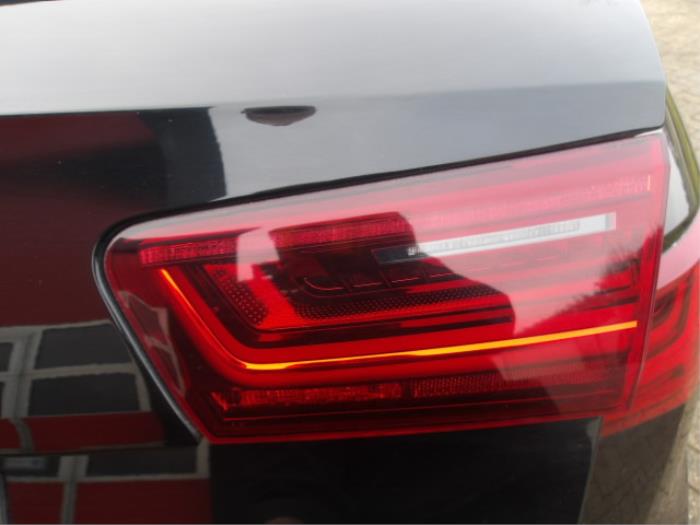 Audi A6 Avant 3.0 TDI V6 24V biturbo Quattro Épave (2015, Noir)
