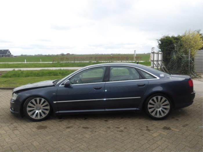 Audi A8 4.2 V8 40V Quattro Épave (2003, Bleu)