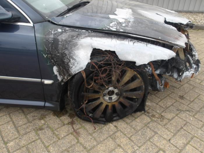 Audi A8 4.2 V8 40V Quattro Épave (2003, Bleu)