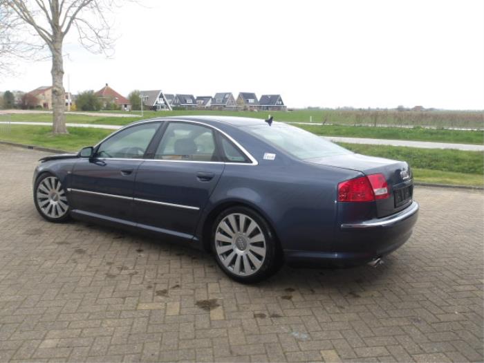 Audi A8 4.2 V8 40V Quattro Épave (2003, Bleu)