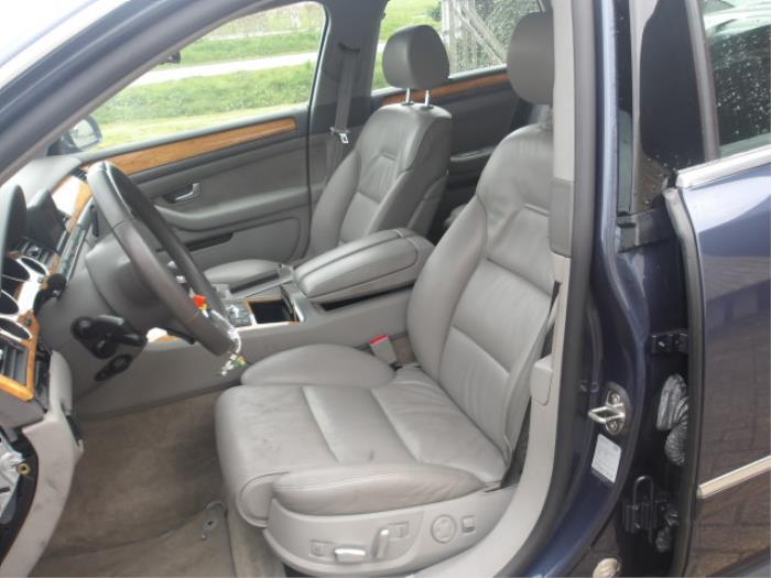 Audi A8 4.2 V8 40V Quattro Épave (2003, Bleu)