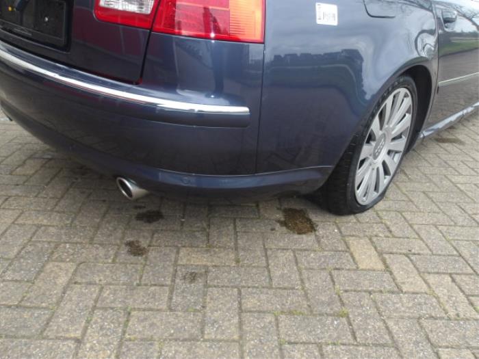 Audi A8 4.2 V8 40V Quattro Épave (2003, Bleu)
