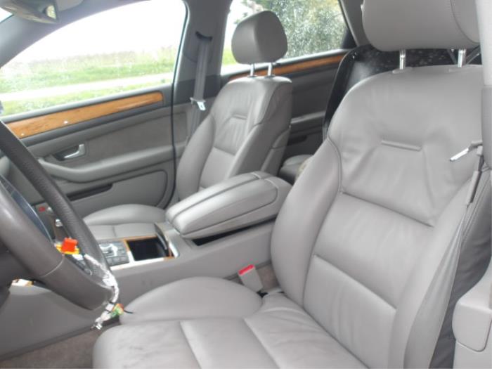 Audi A8 4.2 V8 40V Quattro Épave (2003, Bleu)