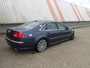 Audi A8 4.2 V8 40V Quattro Épave (2003, Bleu)