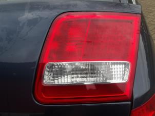 Audi A8 4.2 V8 40V Quattro Épave (2003, Bleu)