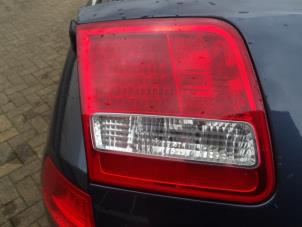 Audi A8 4.2 V8 40V Quattro Épave (2003, Bleu)
