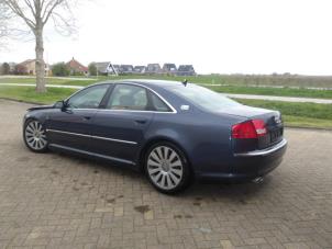 Audi A8 4.2 V8 40V Quattro Épave (2003, Bleu)