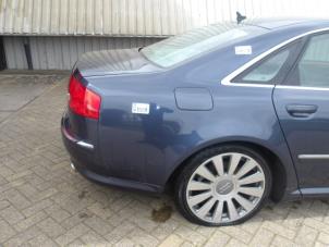 Audi A8 4.2 V8 40V Quattro Épave (2003, Bleu)