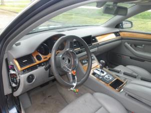 Audi A8 4.2 V8 40V Quattro Épave (2003, Bleu)