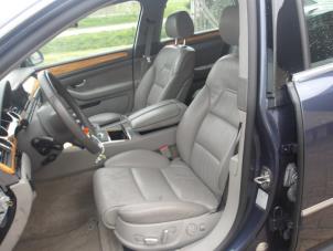 Audi A8 4.2 V8 40V Quattro Épave (2003, Bleu)
