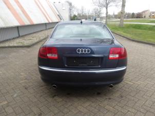 Audi A8 4.2 V8 40V Quattro Épave (2003, Bleu)