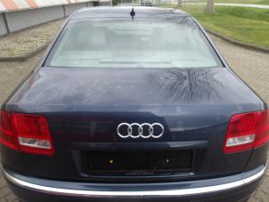 Audi A8 4.2 V8 40V Quattro Épave (2003, Bleu)
