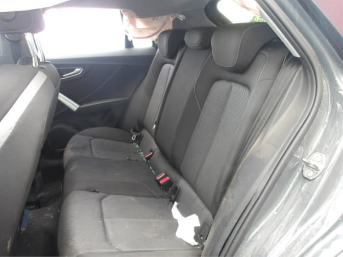 Audi Q2 1.0 TFSI 12V Samochód złomowany (2018, Szary)