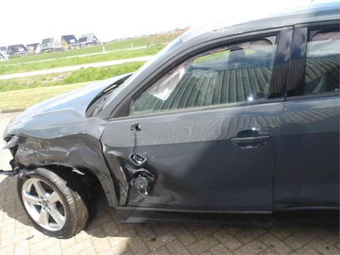 Audi Q2 1.0 TFSI 12V Samochód złomowany (2018, Szary)
