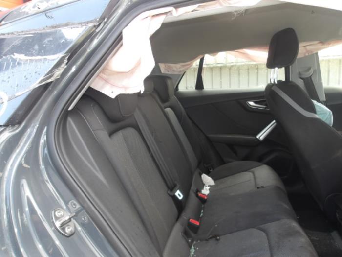 Audi Q2 1.0 TFSI 12V Samochód złomowany (2018, Szary)