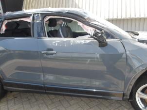 Audi Q2 1.0 TFSI 12V Samochód złomowany (2018, Szary)
