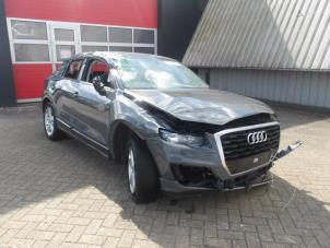Audi Q2 1.0 TFSI 12V Samochód złomowany (2018, Szary)
