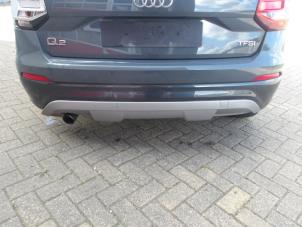 Audi Q2 1.0 TFSI 12V Samochód złomowany (2018, Szary)