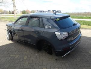 Audi Q2 1.0 TFSI 12V Samochód złomowany (2018, Szary)