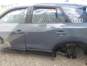 Audi Q2 1.0 TFSI 12V Samochód złomowany (2018, Szary)