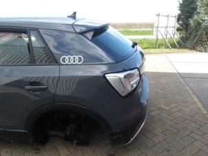 Audi Q2 1.0 TFSI 12V Samochód złomowany (2018, Szary)