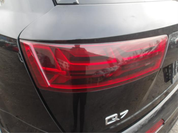 Audi Q7 3.0 TDI V6 24V Samochód złomowany (2015, Czarny)