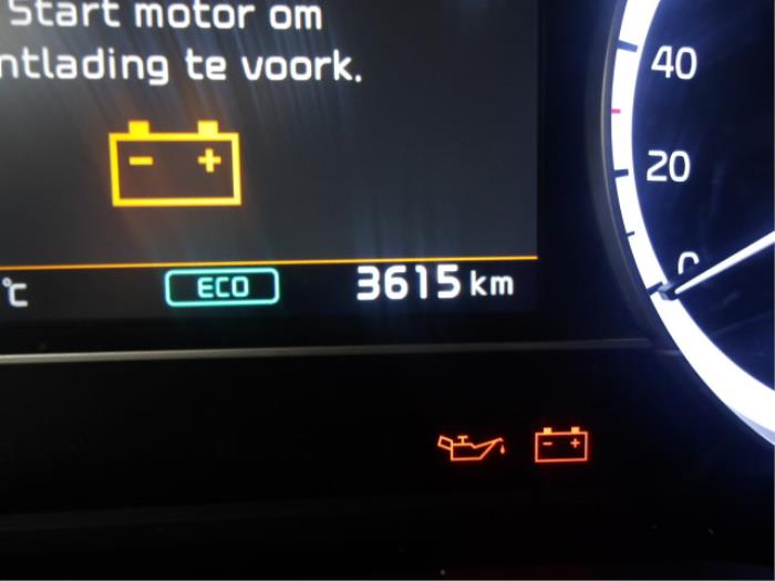 Kia Niro I 1.6 GDI Hybrid Samochód złomowany (2021, Szary)
