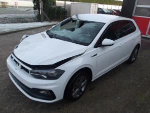 Volkswagen Polo VI 1.0 TSI 12V Épave (2021, Blanc)