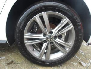 Volkswagen Polo VI 1.0 TSI 12V Épave (2021, Blanc)