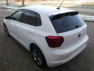 Volkswagen Polo VI 1.0 TSI 12V Épave (2021, Blanc)