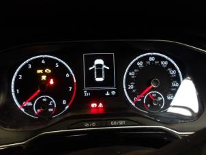 Volkswagen Polo VI 1.0 TSI 12V Épave (2021, Blanc)