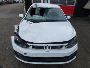 Volkswagen Polo VI 1.0 TSI 12V Épave (2021, Blanc)