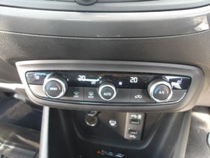Opel Crossland X/Crossland 1.2 Turbo 12V Épave (2021, Blanc, Noir)