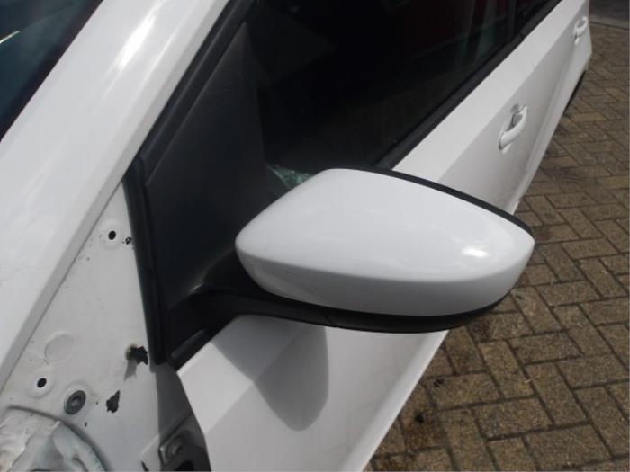 Seat Mii 1.0 12V Schrottauto (2014, Candy White)