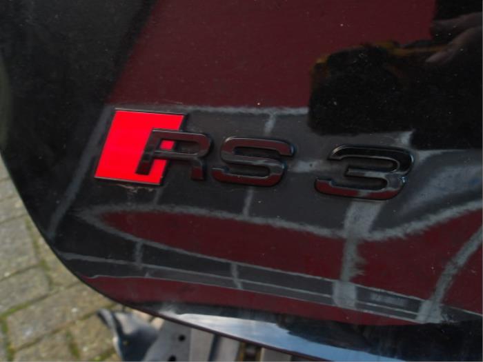 Audi RS 3 Sportback 2.5 TFSI 20V Quattro Samochód złomowany (2019, Czarny)