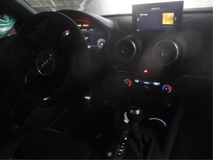 Audi RS 3 Sportback 2.5 TFSI 20V Quattro Vehículo de desguace (2019, Negro)