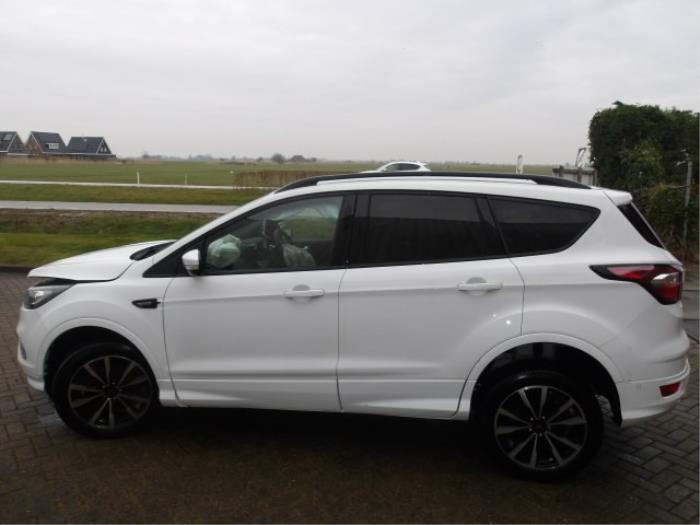 Ford Kuga II 1.5 EcoBoost 16V 4x4 Épave (2019, Blanc, Rose)