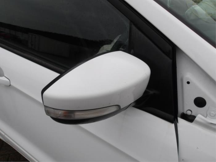 Ford Kuga II 1.5 EcoBoost 16V 4x4 Épave (2019, Blanc, Rose)