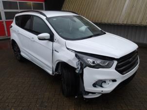 Ford Kuga II 1.5 EcoBoost 16V 4x4 Épave (2019, Blanc, Rose)