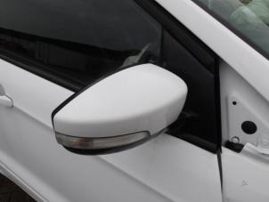 Ford Kuga II 1.5 EcoBoost 16V 4x4 Épave (2019, Blanc, Rose)