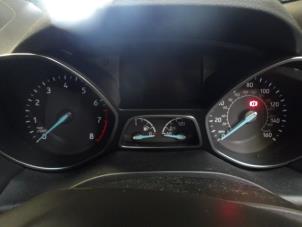 Ford Kuga II 1.5 EcoBoost 16V 4x4 Épave (2019, Blanc, Rose)