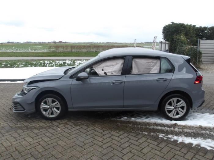 Volkswagen Golf VIII 1.5 TSI BlueMotion 16V Samochód złomowany (2020, Srebrnoszary)