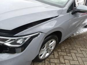 Volkswagen Golf VIII 1.5 TSI BlueMotion 16V Samochód złomowany (2020, Srebrnoszary)