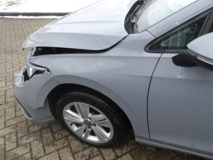 Volkswagen Golf VIII 1.5 TSI BlueMotion 16V Samochód złomowany (2020, Srebrnoszary)